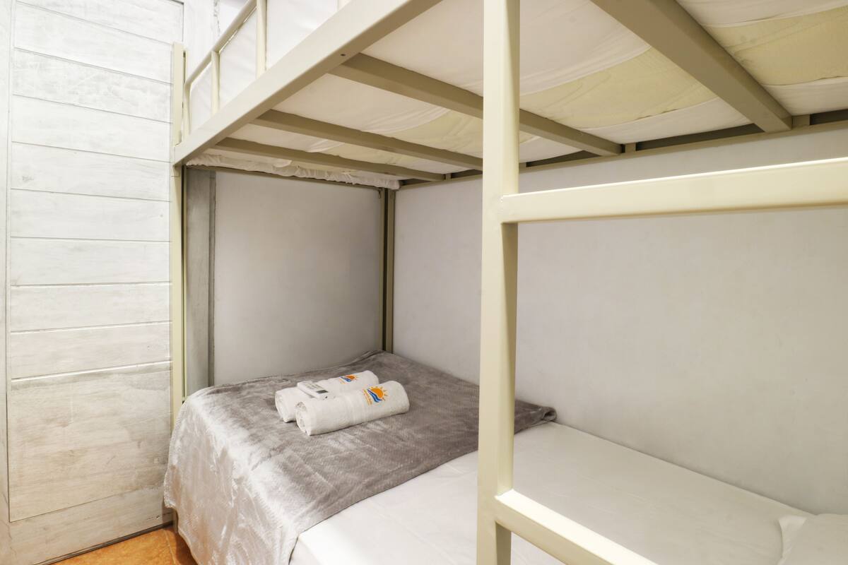 Chambre Standard avec lits jumeaux | Accès au Wi-Fi (inclus), literie fournie