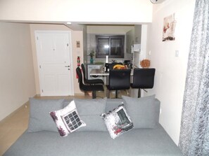 Apartment | Wohnbereich | LCD-Fernseher