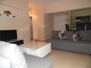 Apartment | Wohnbereich | LCD-Fernseher