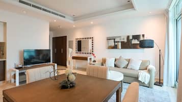 Classic Apartment | Dining room