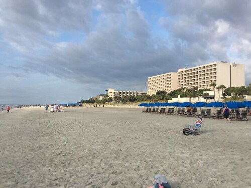 Top Notch Pet Friendly Condo - Just Minutes from the Beach