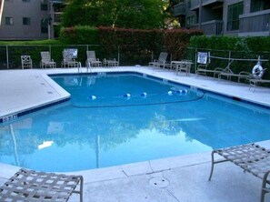 Outdoor pool - Top Notch Pet Friendly Condo - Just Minutes from the Beach (Hilton Head Island)