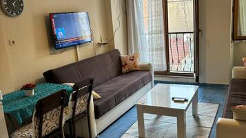 Familienzimmer, Balkon | Schreibtisch, Bügeleisen/Bügelbrett, Zustellbetten, kostenloses WLAN