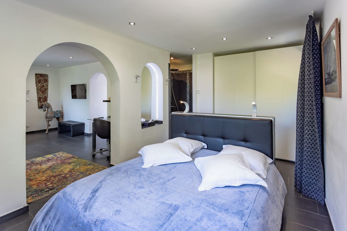 Suite (Barbuda)