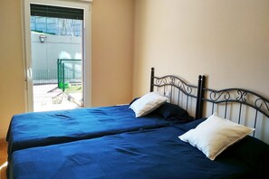 Bed sheets - Apartamentos Playa Catedrales 3000 (Barreiros)