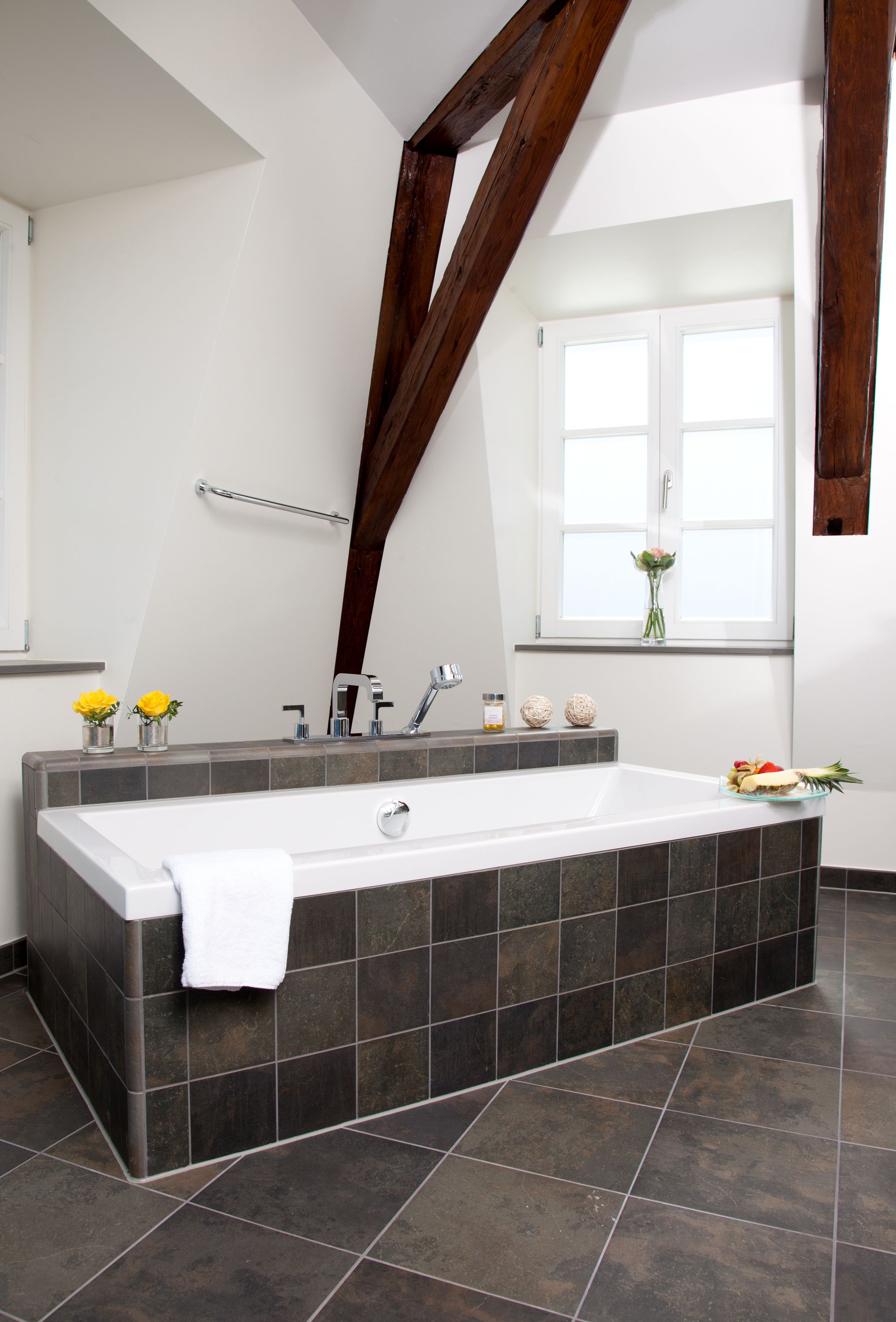 junior suite | deep-soaking bathtub