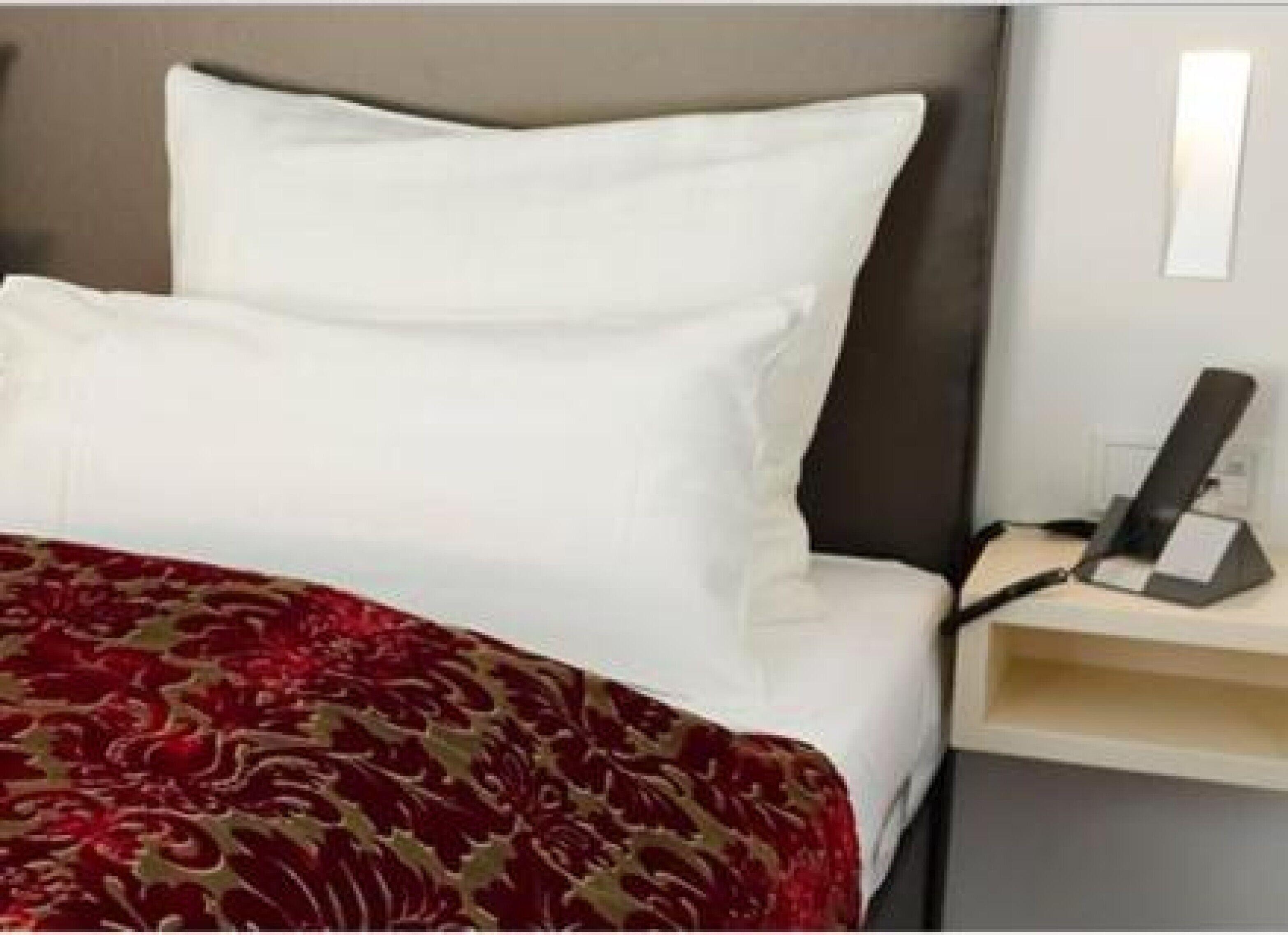 single room | 1 bedroom, premium bedding, minibar, in-room safe