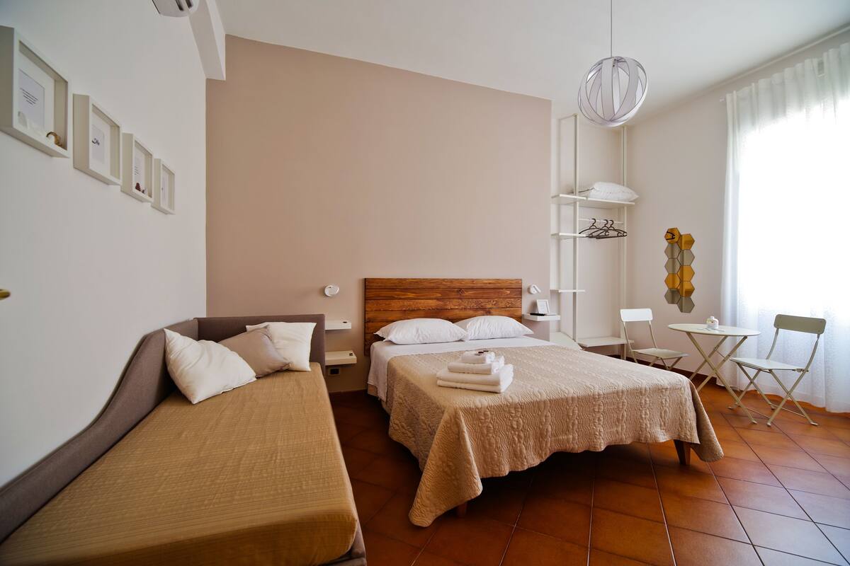 Habitación cuádruple estándar (Aria) | Wifi gratis, ropa de cama, accesible en silla de ruedas
