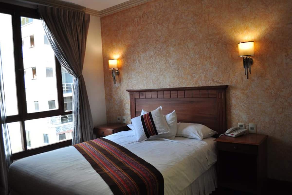 Deluxe Double Room, City View | In-room safe, desk, blackout drapes, soundproofing