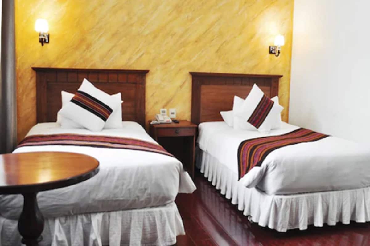 Deluxe Twin Room, City View | In-room safe, desk, blackout drapes, soundproofing