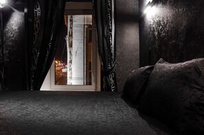 Junior Suite | Premium bedding, individually decorated, individually furnished - Boutique Hotel Mr. & Mrs. (Moscow)