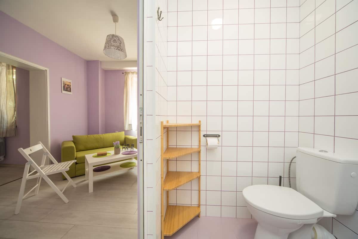 Estudio superior, 1 habitación, vista al patio | Insonorización, tabla de planchar con plancha y wifi gratis