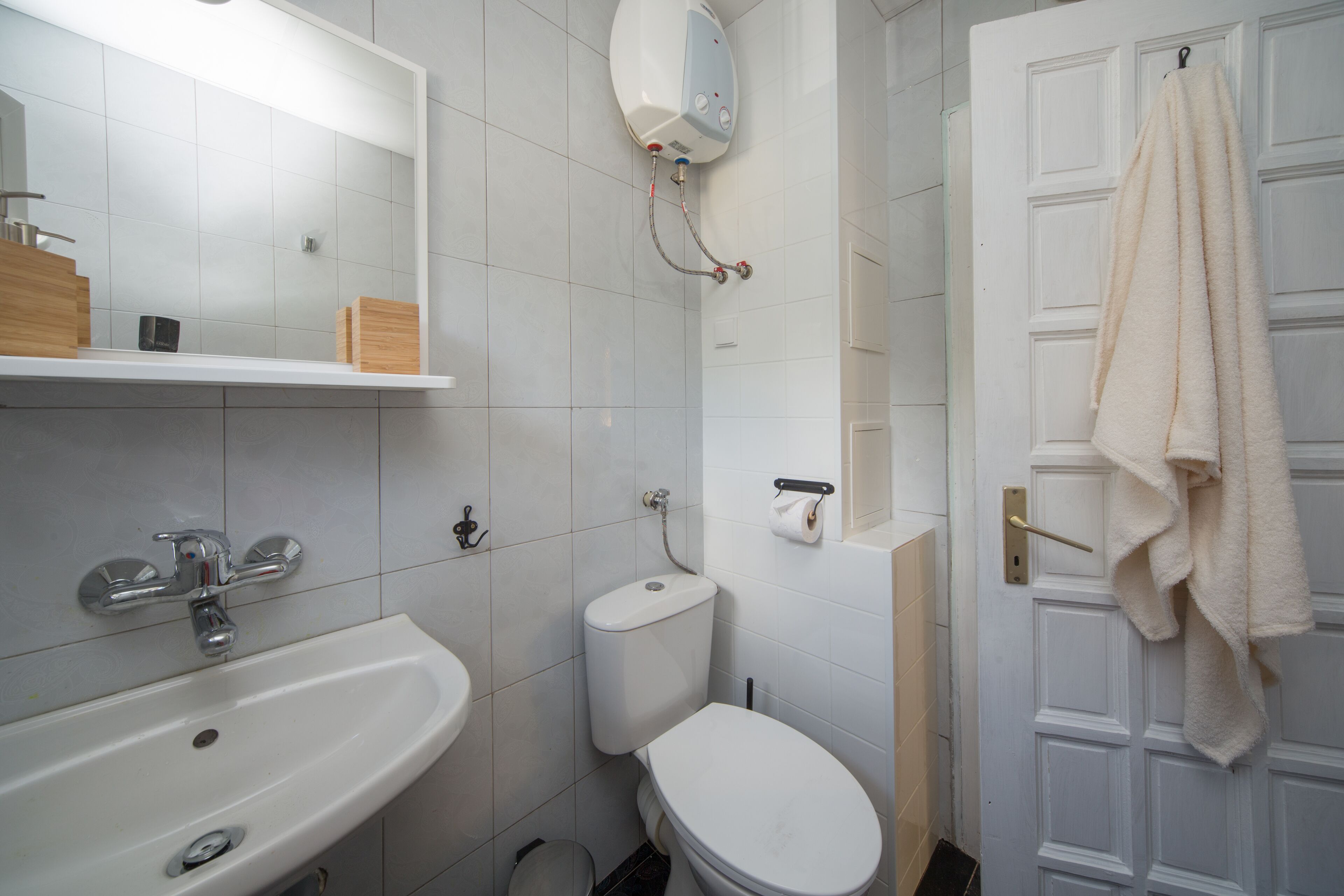 basic double room | bathroom | shower, hair dryer, towels