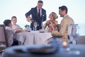 20 restaurants servant le petit déjeuner et le dîner