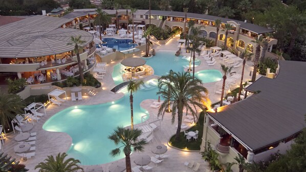 Seasonal outdoor pool, open 9:00 AM to 6:00 PM, pool umbrellas - Forte Village Resort - Le Dune (Pula)