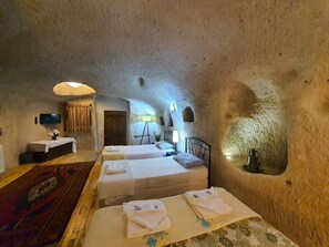 Trang trí khác biệt, trang bị nội thất với thiết kế riêng biệt 