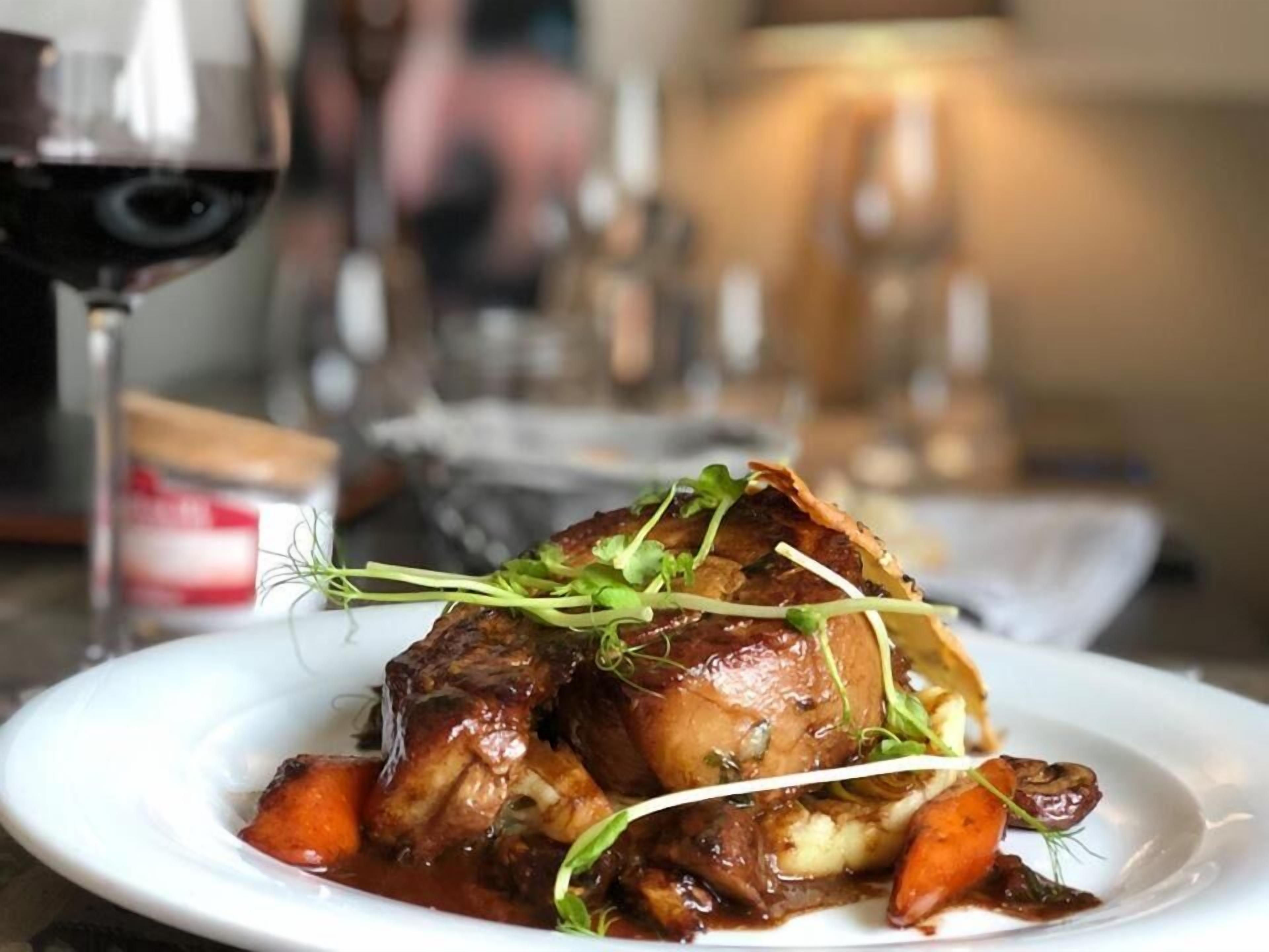 lunch and dinner served, french cuisine