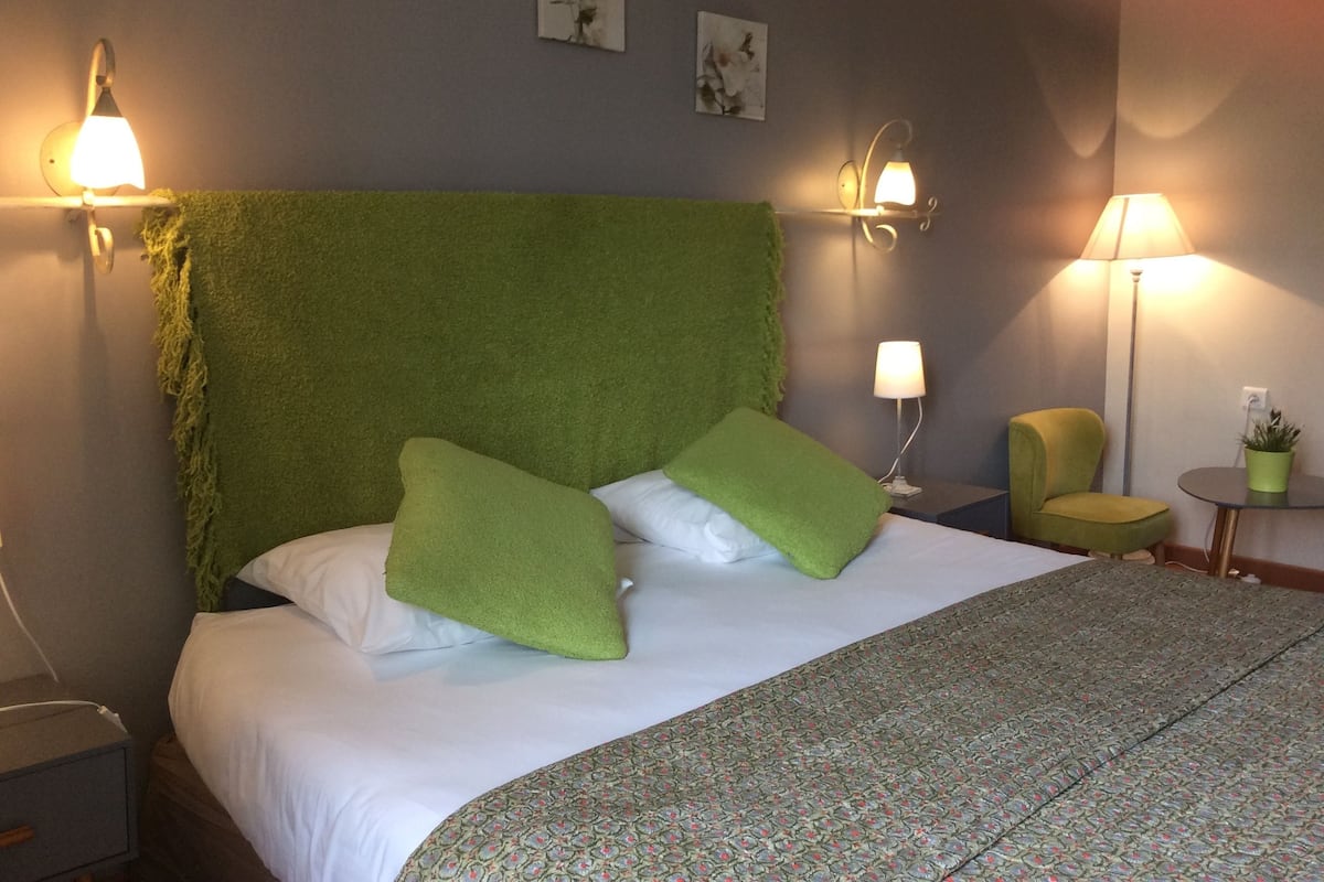 Comfort Double Room (5) | In-room safe, blackout curtains, soundproofing