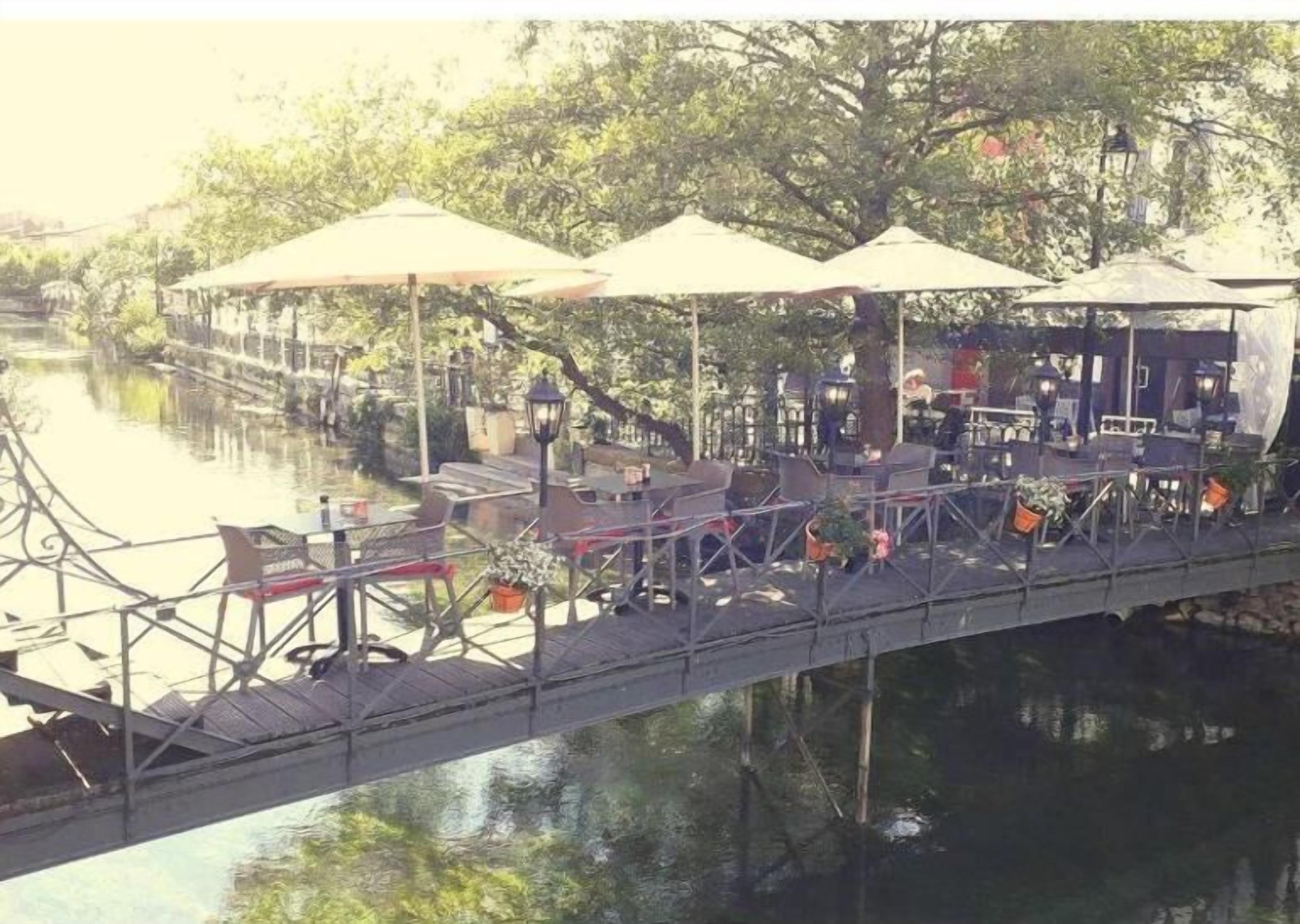 lunch and dinner served, french cuisine