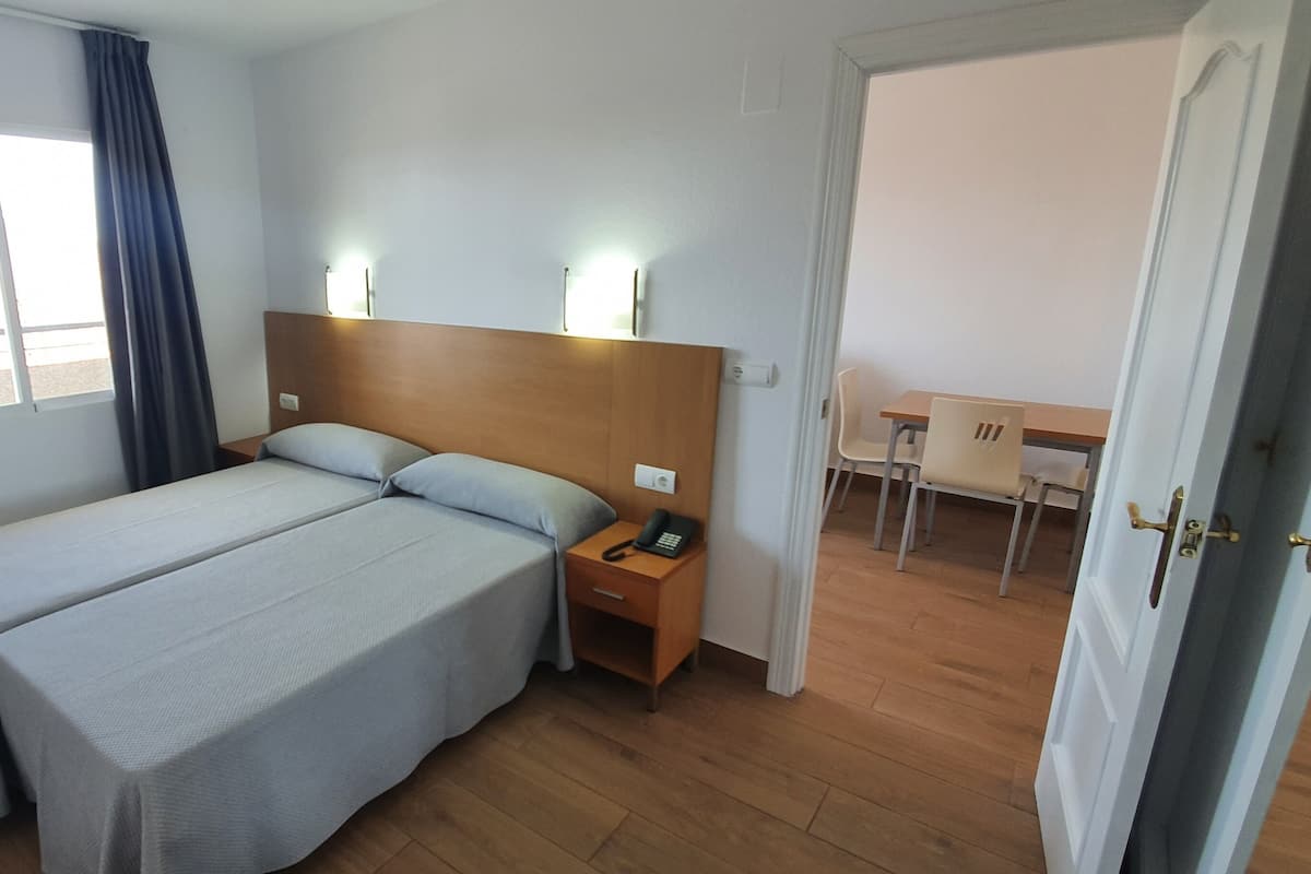 1 bedroom, in-room safe, iron/ironing board, cribs (free)