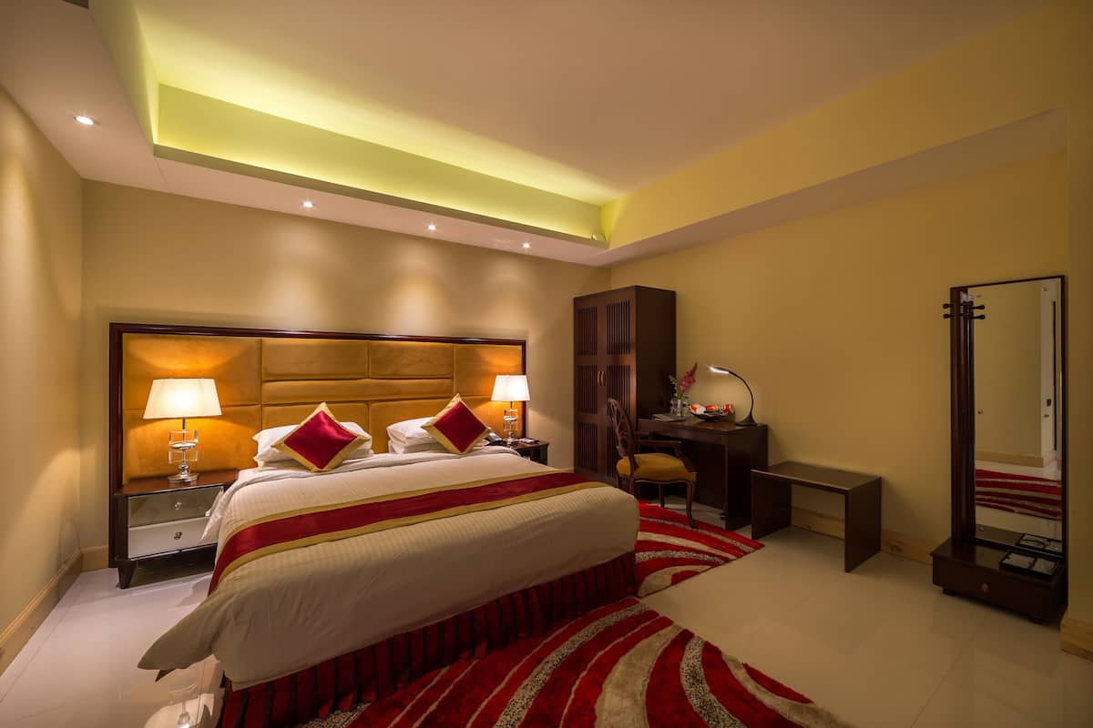 Executive Double Room | 1 bilik tidur, bar mini, peti besi dalam bilik, meja