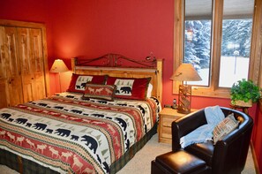 4 bedrooms, iron/ironing board, travel crib, free WiFi