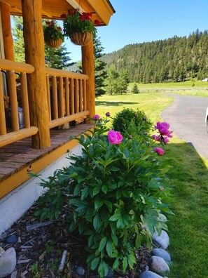 Exterior detail - Unique Guesthouse on the Beautiful Gallatin River - Hot Tub w/ Amazing Views! (Gallatin Gateway)
