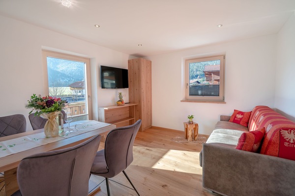 Apartment (Karwendel) | Living room | Flat-screen TV