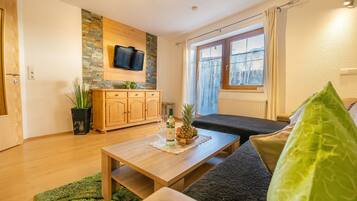 Apartment (Christlum) | Living room | Flat-screen TV