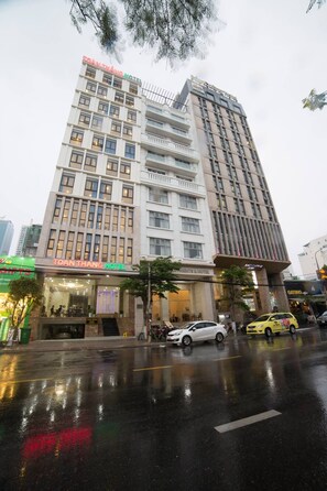 Front of property - Toan Thang Hotel (Da Nang)