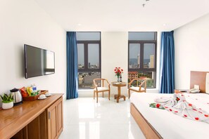 1 bedroom, minibar, desk, blackout curtains - Toan Thang Hotel (Da Nang)
