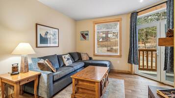 Smart TV, fireplace, DVD player