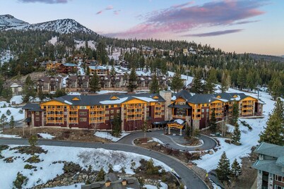 Ski In-Ski Out Exclusive Lift Access Resort Condo at Mammoth Mountain Lakes CA