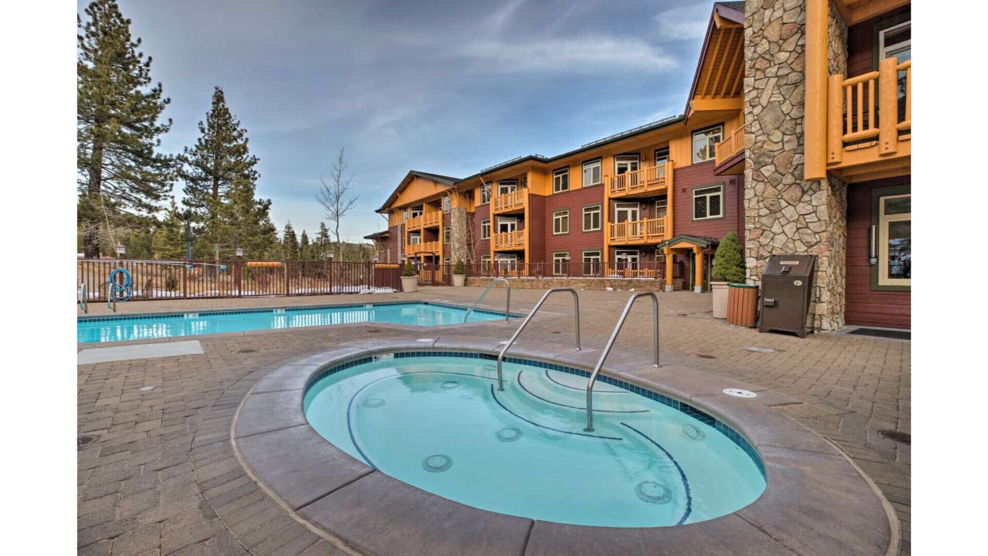 Ski In-Ski Out Exclusive Lift Access Resort Condo at Mammoth Mountain Lakes CA