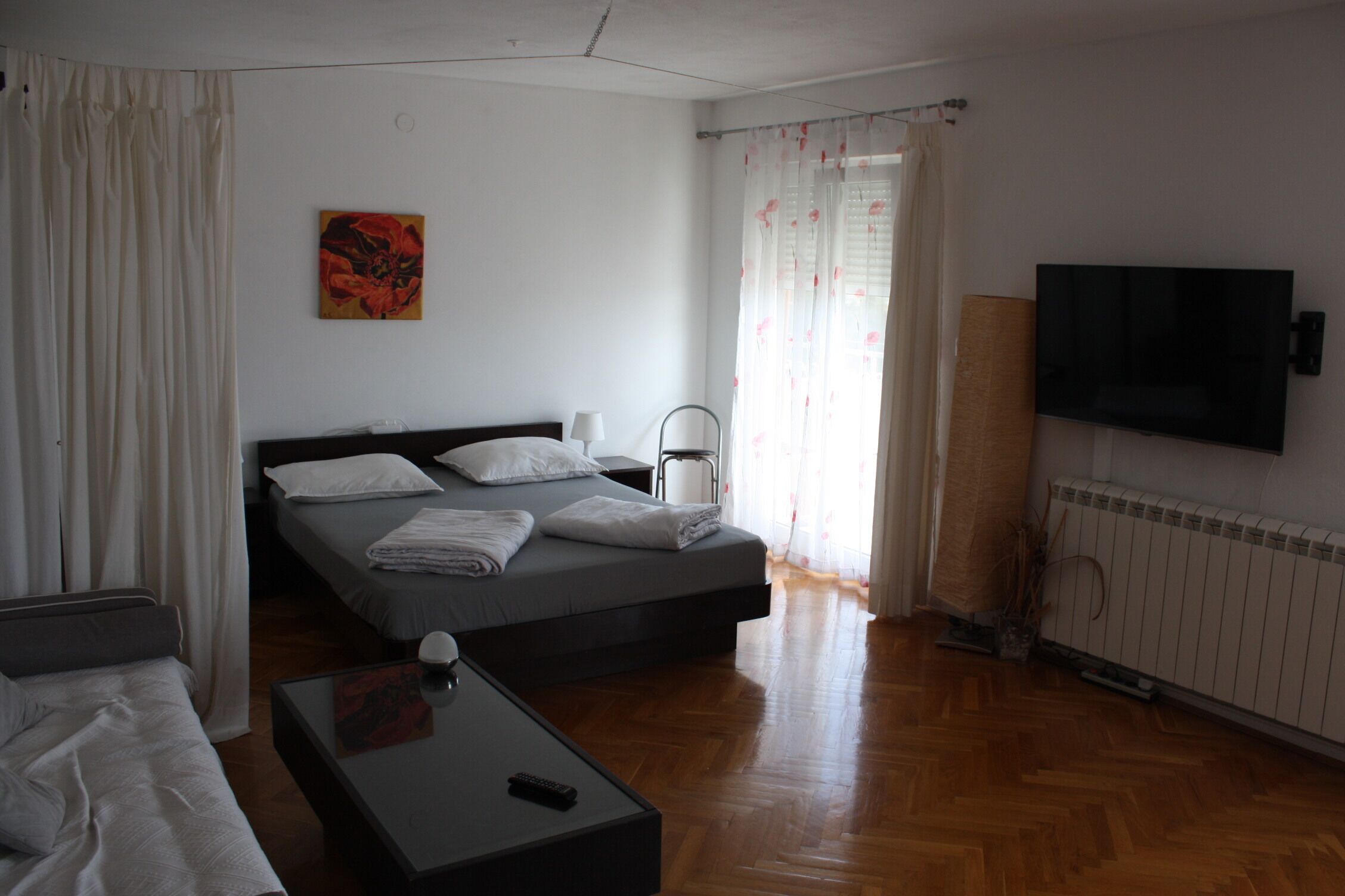 Internet, bed sheets