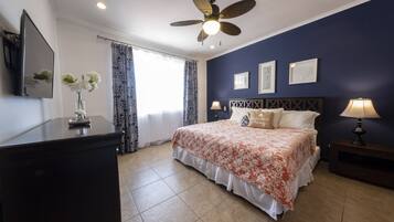 3 bedrooms, in-room safe, iron/ironing board, WiFi