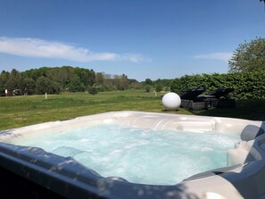 Bain à remous extérieur
