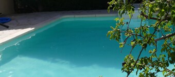 In the heart of the Luberon Luxury apartment with private heated pool in a quiet