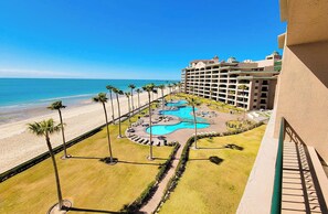 A heated pool - Sonoran Spa E504 - 2 BR Next to the Pool, High Speed Wi-Fi - Beachfront Upper Floor Luxury Condo (Puerto Peñasco)