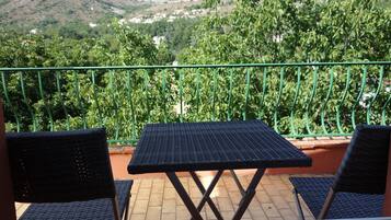 Superior Triple Room, Terrace | Premium bedding, minibar, desk, soundproofing