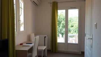 Superior Double or Twin Room, Terrace | Room amenity