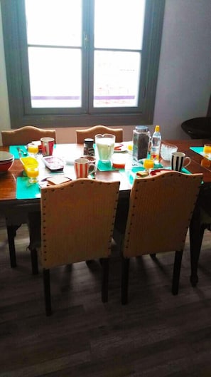 Free daily full breakfast