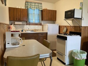 Fridge, microwave, oven, stovetop - 2 Bedroom Lakeside Cabin-Family Fishing Resort-Hayward WI-Chippewa Flowage (Hayward)