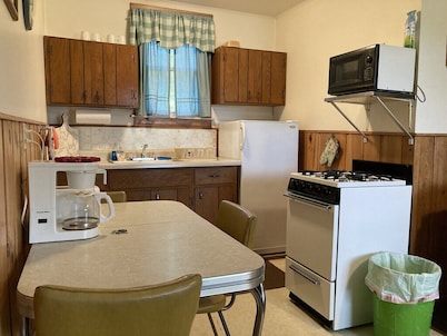 2 Bedroom Lakeside Cabin-Family Fishing Resort-Hayward WI-Chippewa Flowage