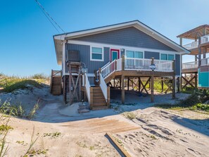 Exterior - Sea Paradise Cottage | Oceanfront + Sun Deck (Topsail Beach)