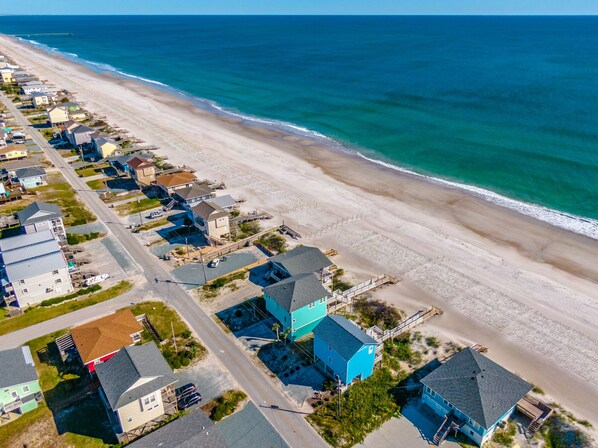 On the beach - Sea Paradise Cottage | Oceanfront + Sun Deck (Topsail Beach)