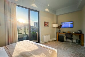Habitación doble superior | Ropa de cama de alta calidad y caja de seguridad en la habitación