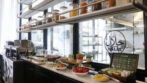 朝食に営業