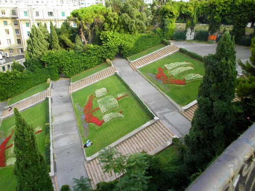 City Center - Quiet residential area - Private parking agreement