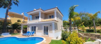 Very nice house fully equipped, wonderful terrace with garden, garage